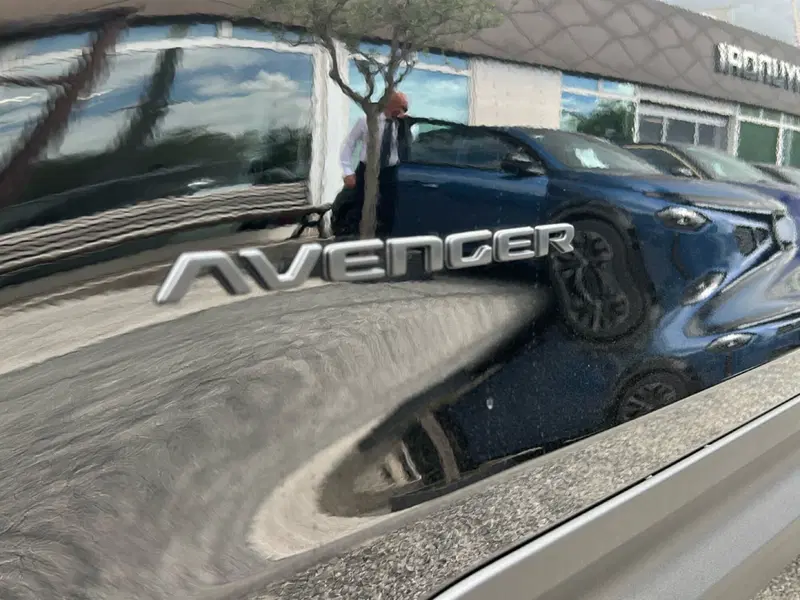 Jeep Avenger nuova a Roma (9)