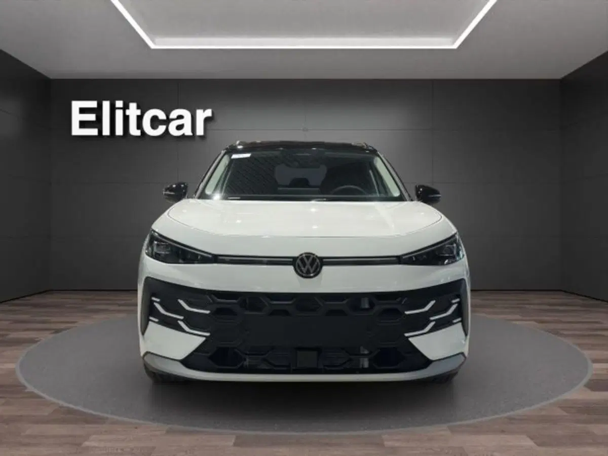 Volkswagen T-Roc nuova a Novara (3)
