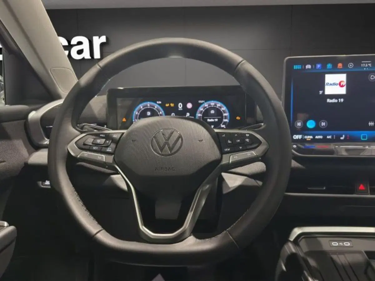Volkswagen T-Roc nuova a Novara (8)