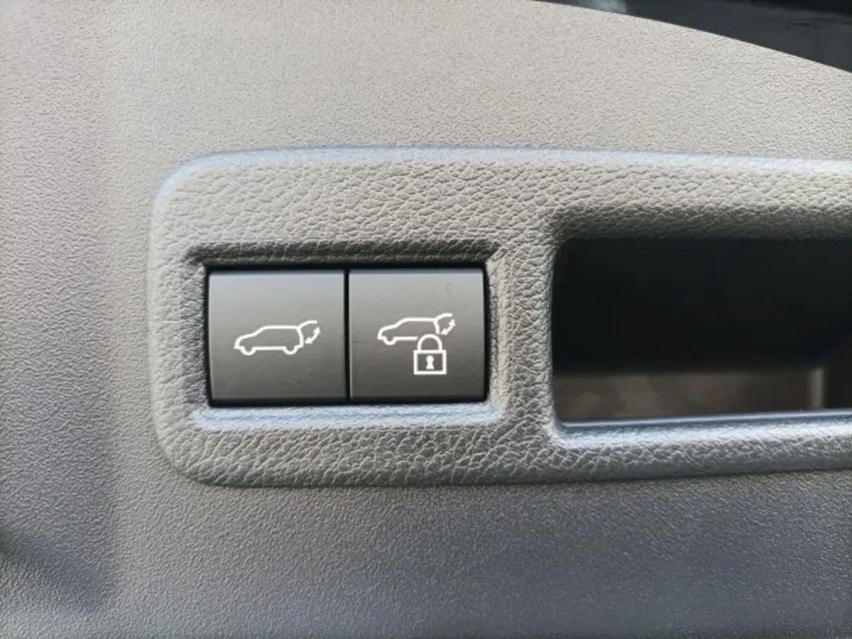 Subaru Solterra usata a Novara (20)