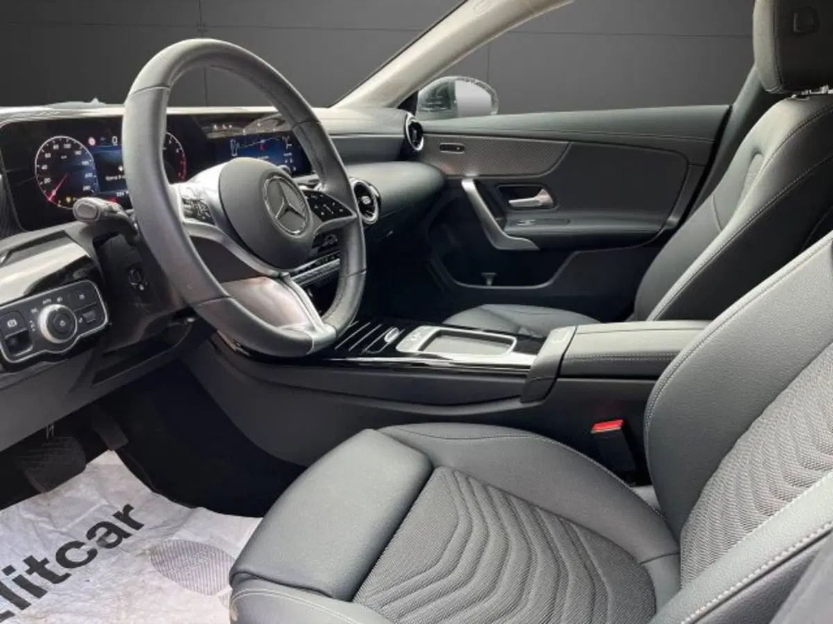 Mercedes-Benz CLA Shooting Brake usata a Novara (13)