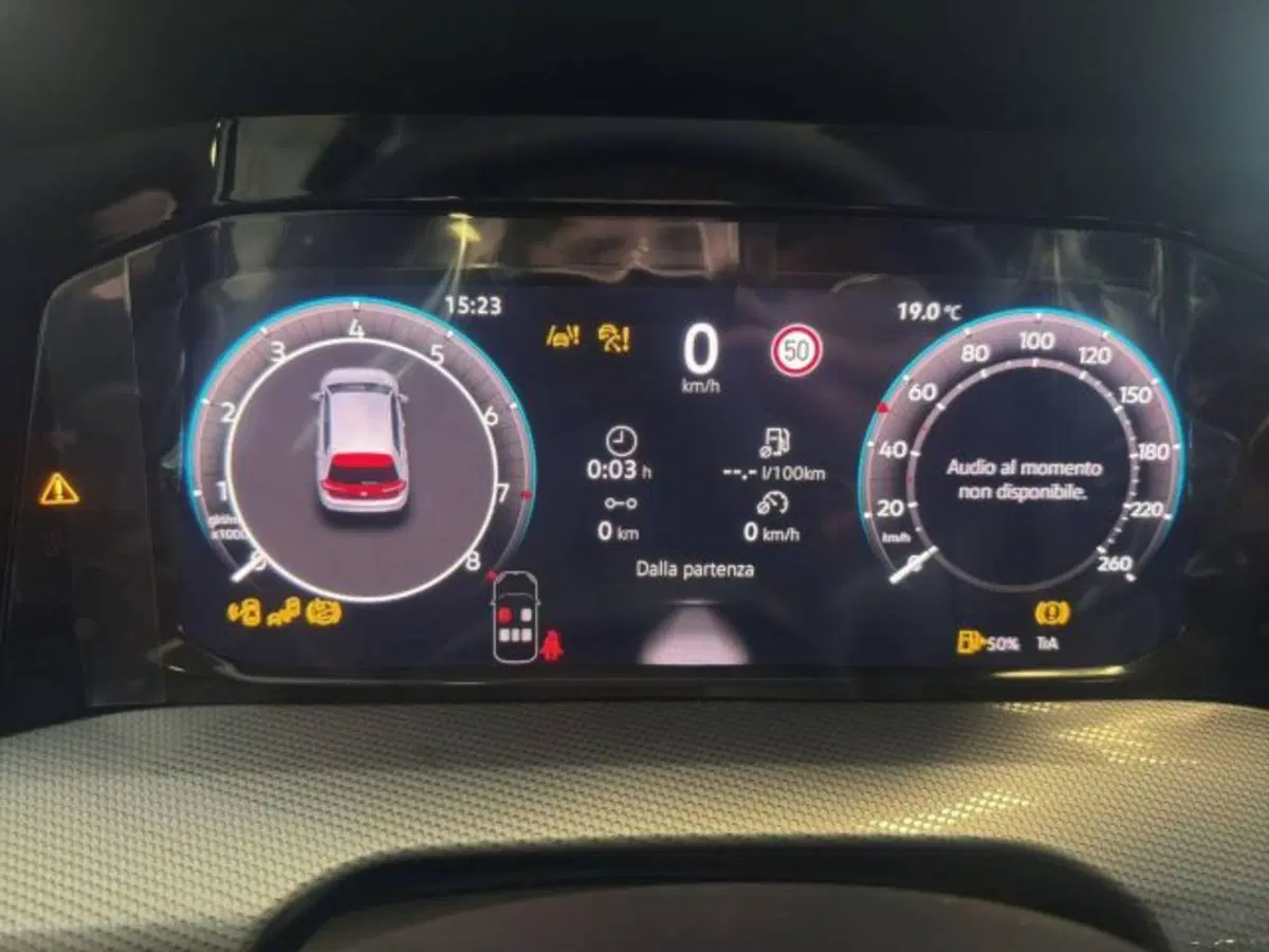 Volkswagen Golf nuova a Novara (16)