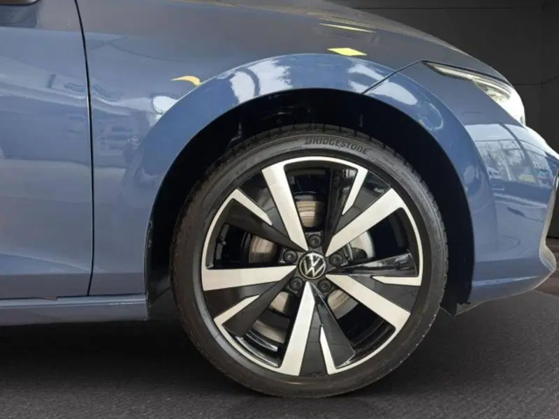 Volkswagen Golf nuova a Novara (17)
