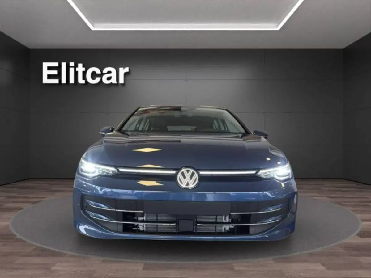 Volkswagen Golf nuova a Novara (2)