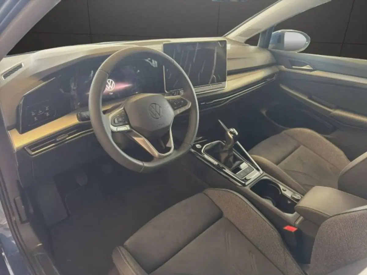 Volkswagen Golf nuova a Novara (8)
