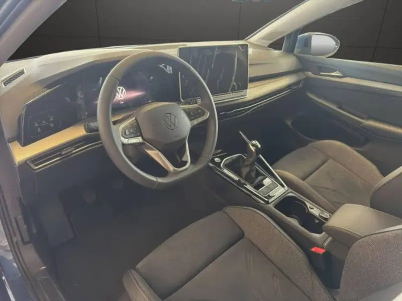 Volkswagen Golf nuova a Novara (8)