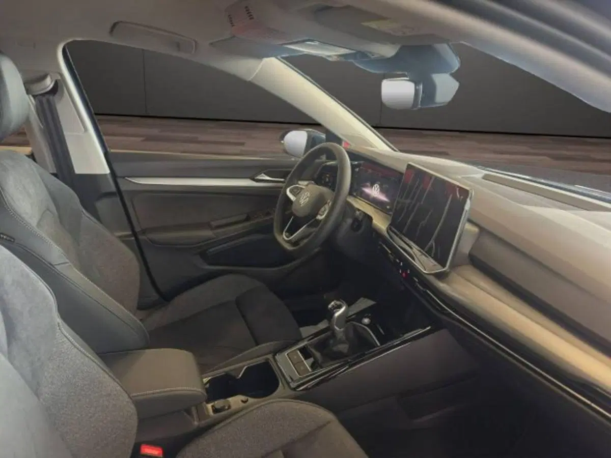 Volkswagen Golf nuova a Novara (9)