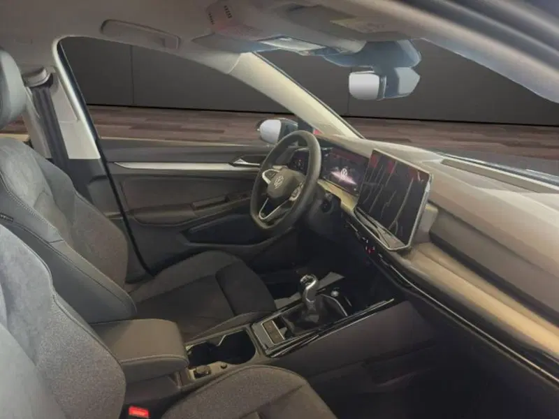 Volkswagen Golf nuova a Novara (9)