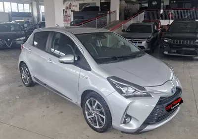 Toyota Yaris 1.5 Hybrid 5 porte Lounge del 2019 usata a Orvieto