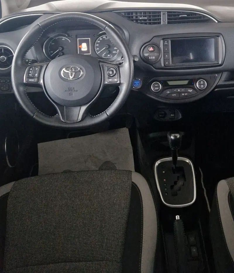 Toyota Yaris usata a Terni (11)
