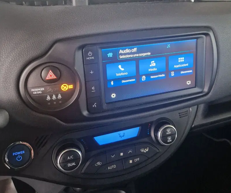 Toyota Yaris usata a Terni (13)