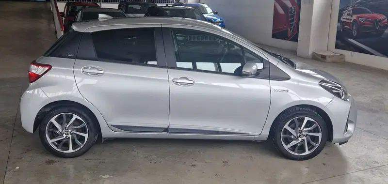 Toyota Yaris usata a Terni (6)