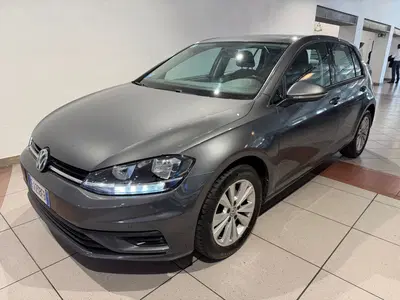 Volkswagen Golf 1.0 TSI 110 CV 5p. Trendline BlueMotion Technology del 2017 usata a Genova