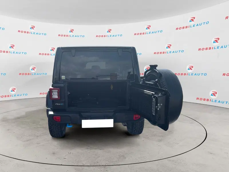 Jeep Wrangler Unlimited usata a Massa-Carrara (6)