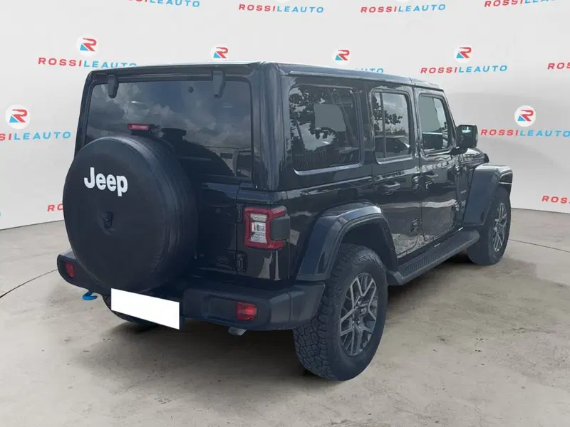 Jeep Wrangler Unlimited usata a Massa-Carrara (7)