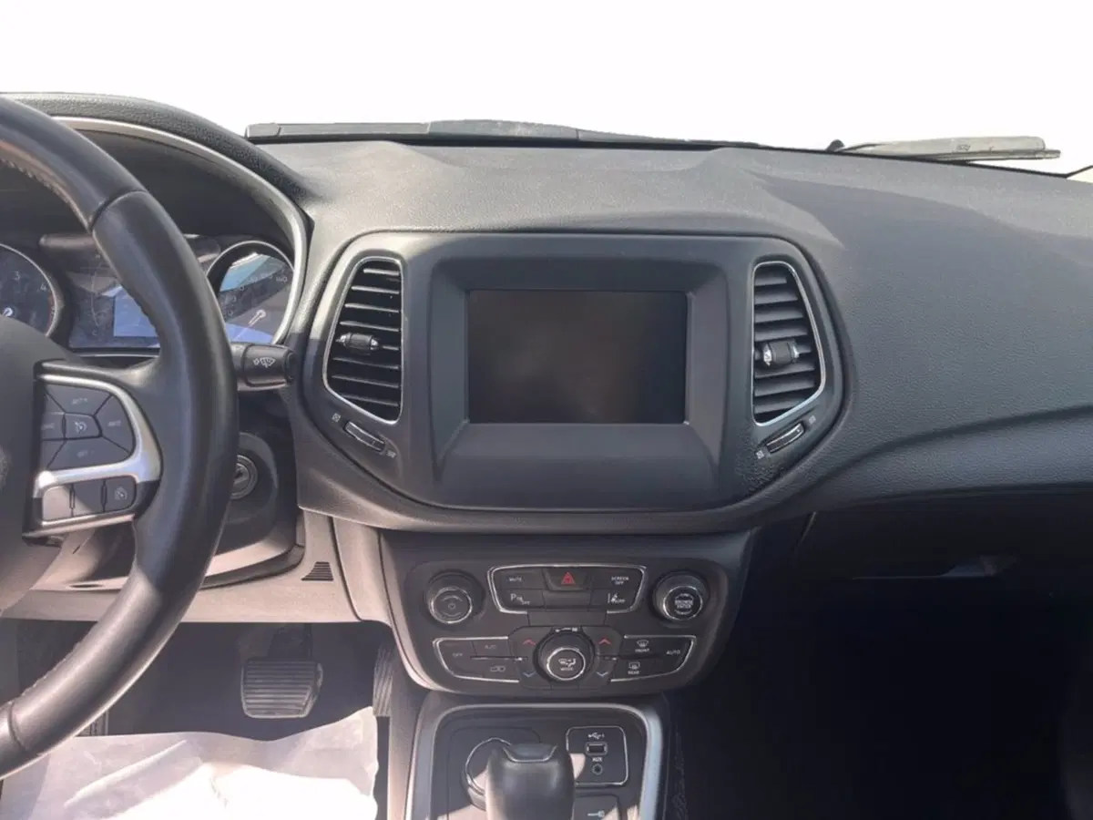Jeep Compass usata a Milano (14)