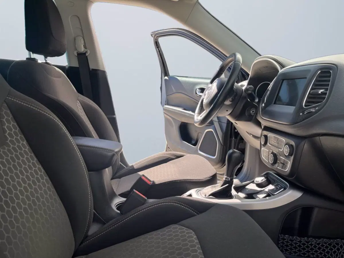 Jeep Compass usata a Milano (15)