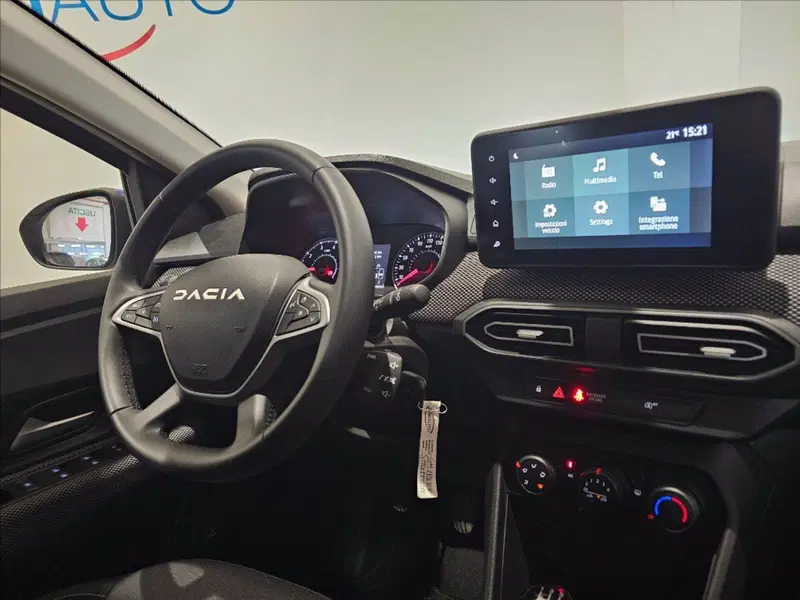 Dacia Sandero usata a Palermo (11)