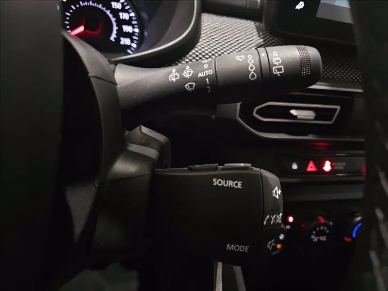 Dacia Sandero usata a Palermo (17)