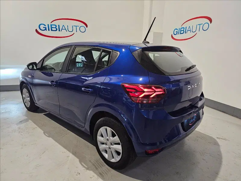 Dacia Sandero usata a Palermo (7)