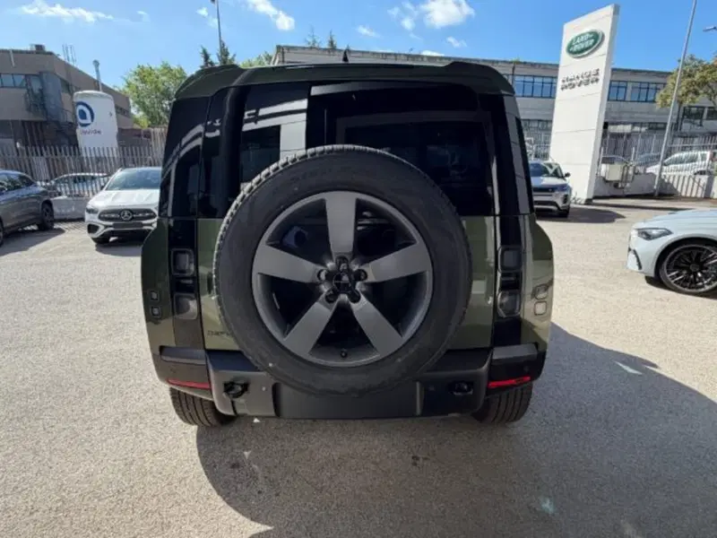Land Rover Defender nuova a Potenza (4)
