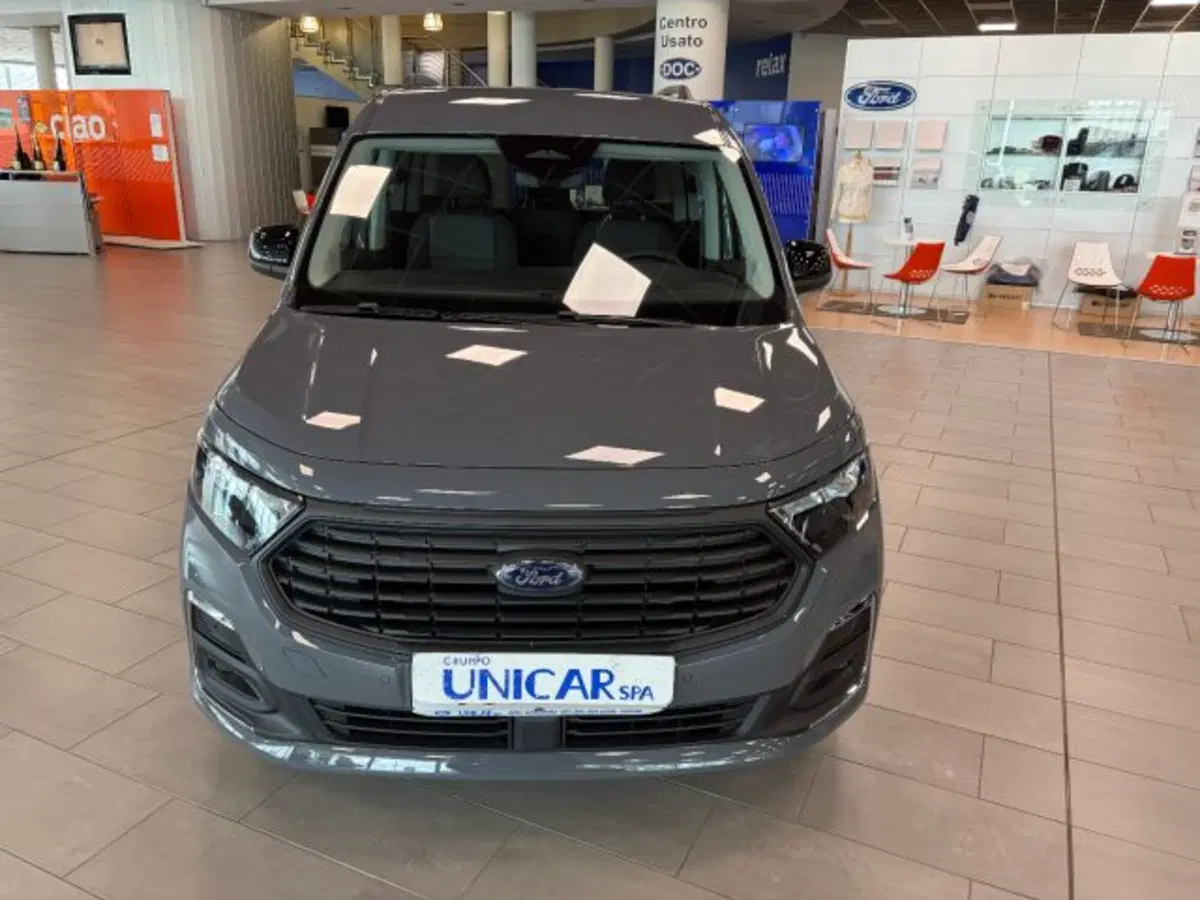 Ford Tourneo Connect nuova a Cuneo (3)
