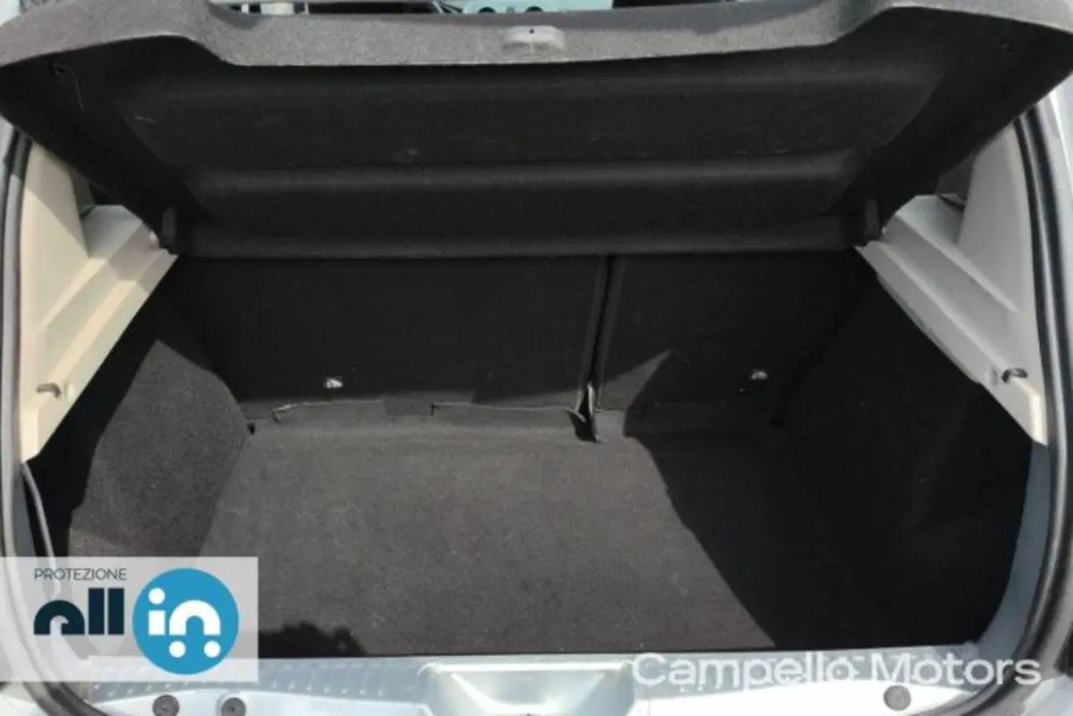Dacia Sandero usata a Venezia (14)