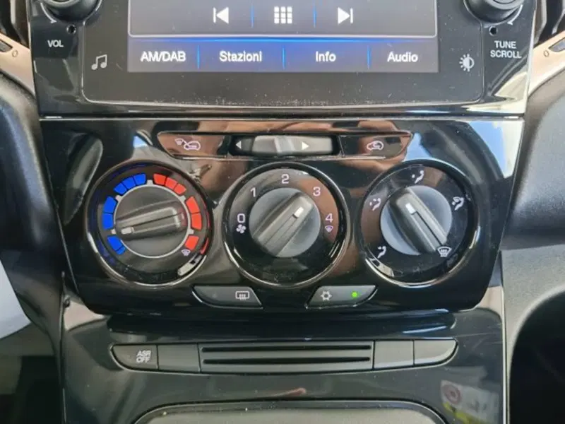 Lancia Ypsilon usata a Teramo (14)