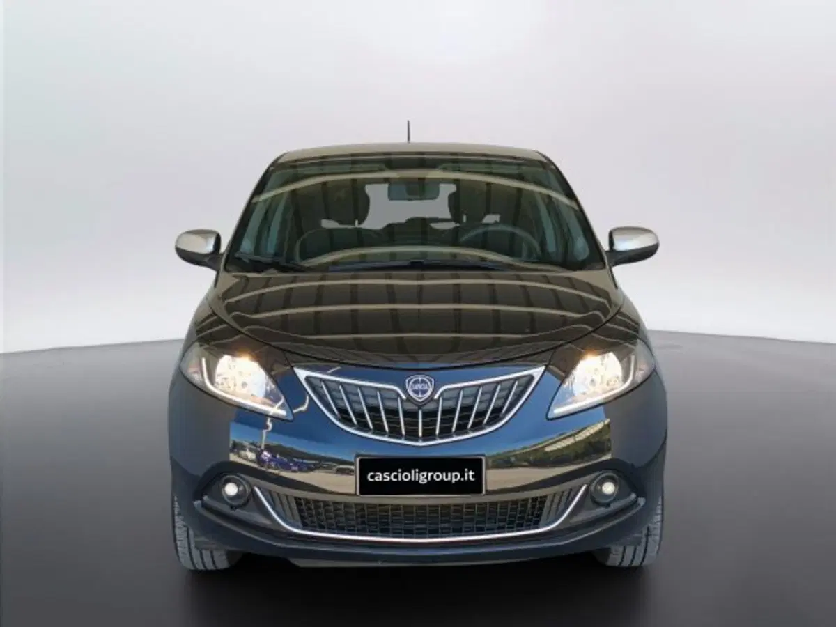 Lancia Ypsilon usata a Teramo (2)