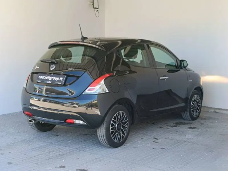 Lancia Ypsilon usata a Teramo (4)