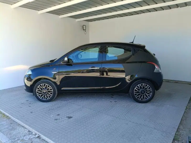 Lancia Ypsilon usata a Teramo (6)