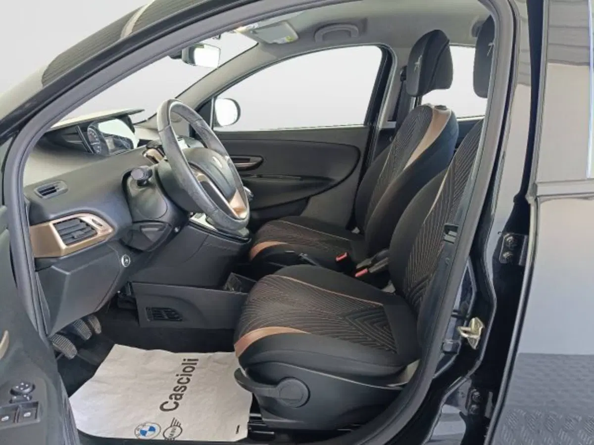Lancia Ypsilon usata a Teramo (8)