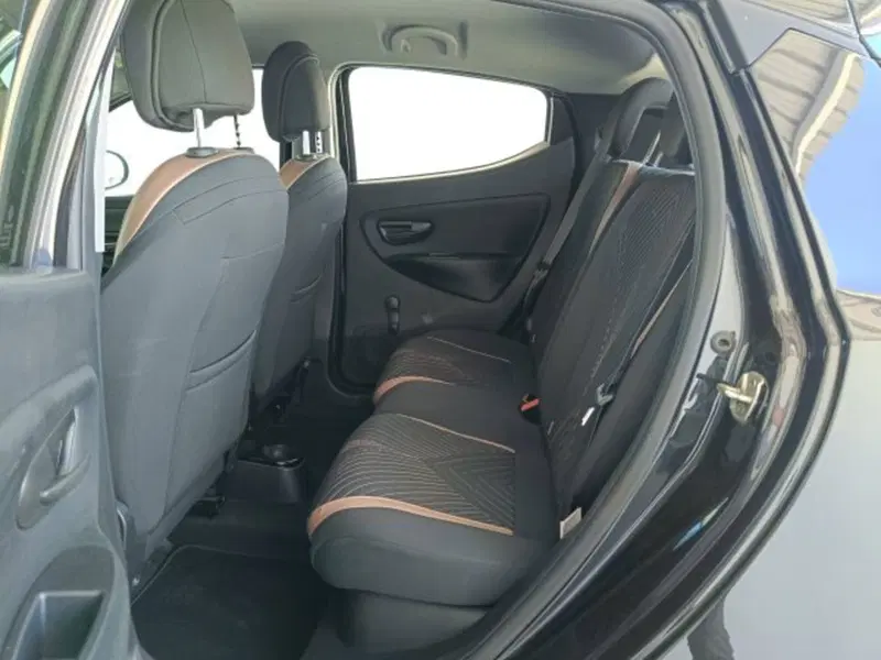 Lancia Ypsilon usata a Teramo (9)