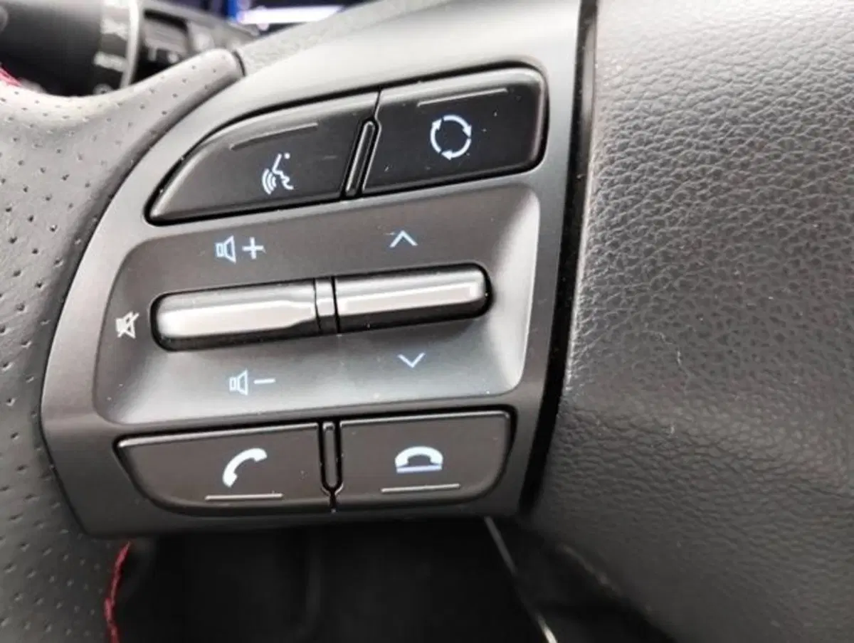 Hyundai Kona usata a Como (12)