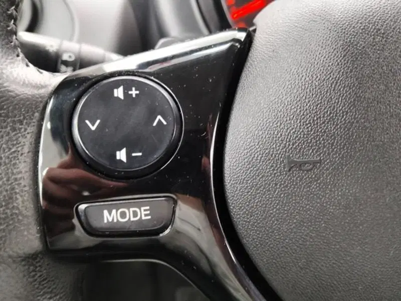 Peugeot 108 usata a Como (11)