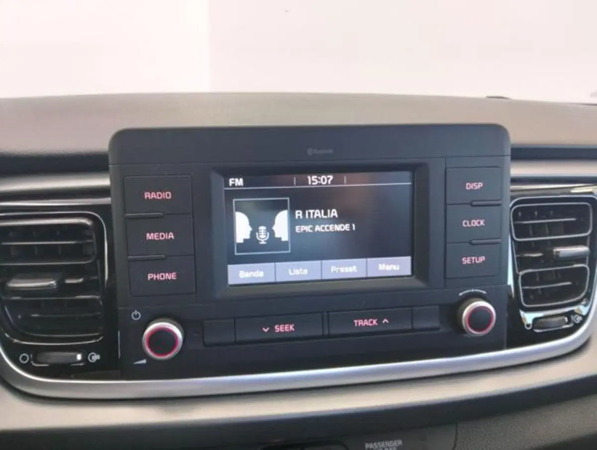 Kia Rio usata a Como (13)