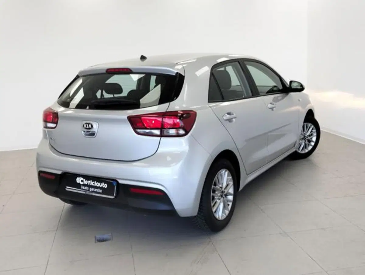 Kia Rio usata a Como (2)