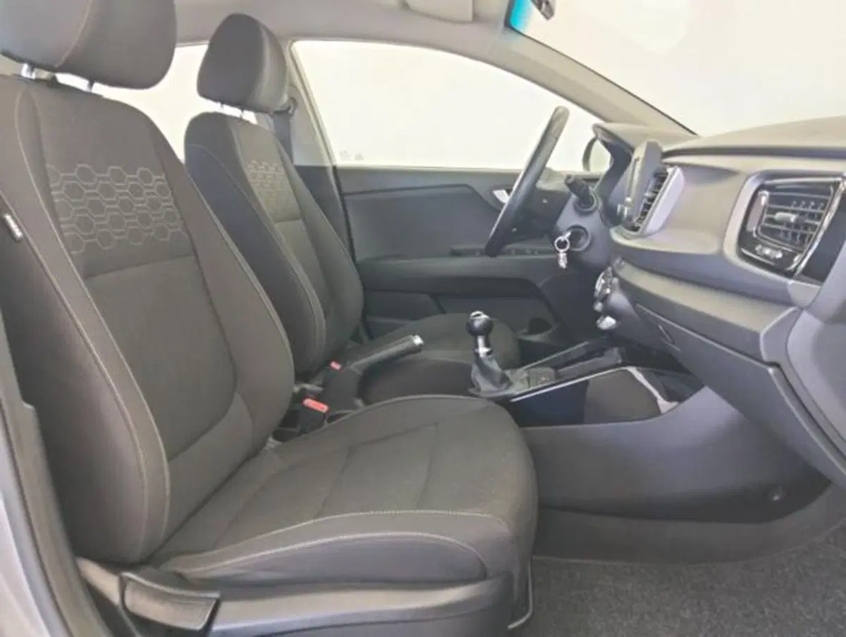 Kia Rio usata a Como (3)