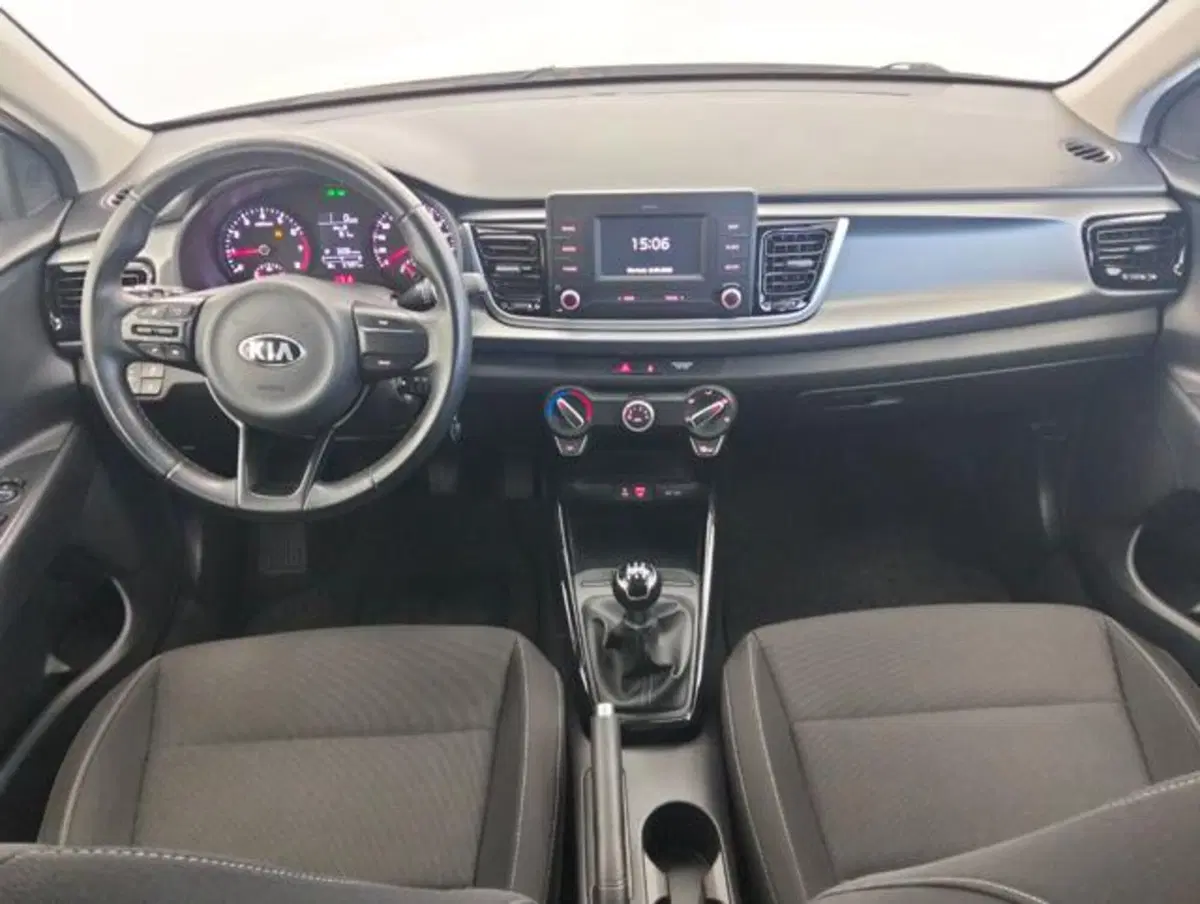 Kia Rio usata a Como (4)