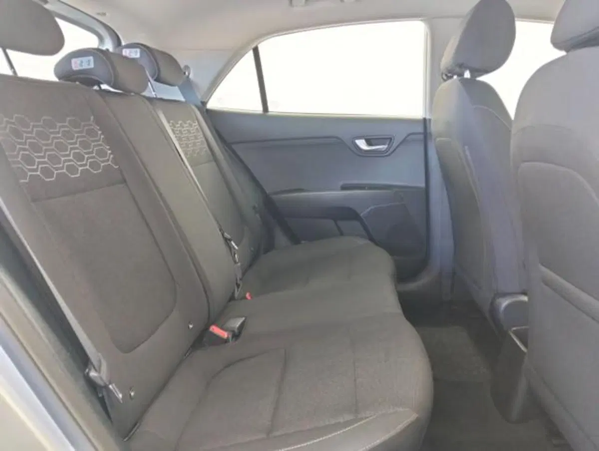 Kia Rio usata a Como (5)