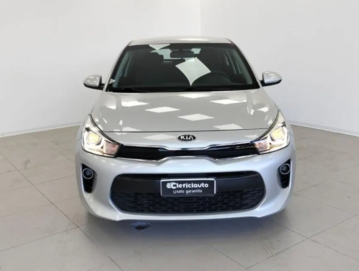 Kia Rio usata a Como (6)