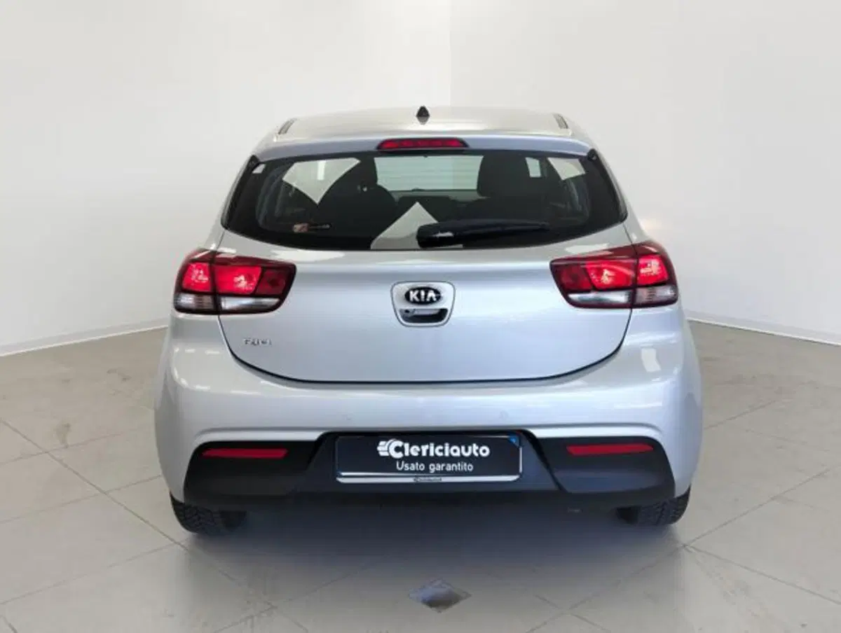 Kia Rio usata a Como (7)