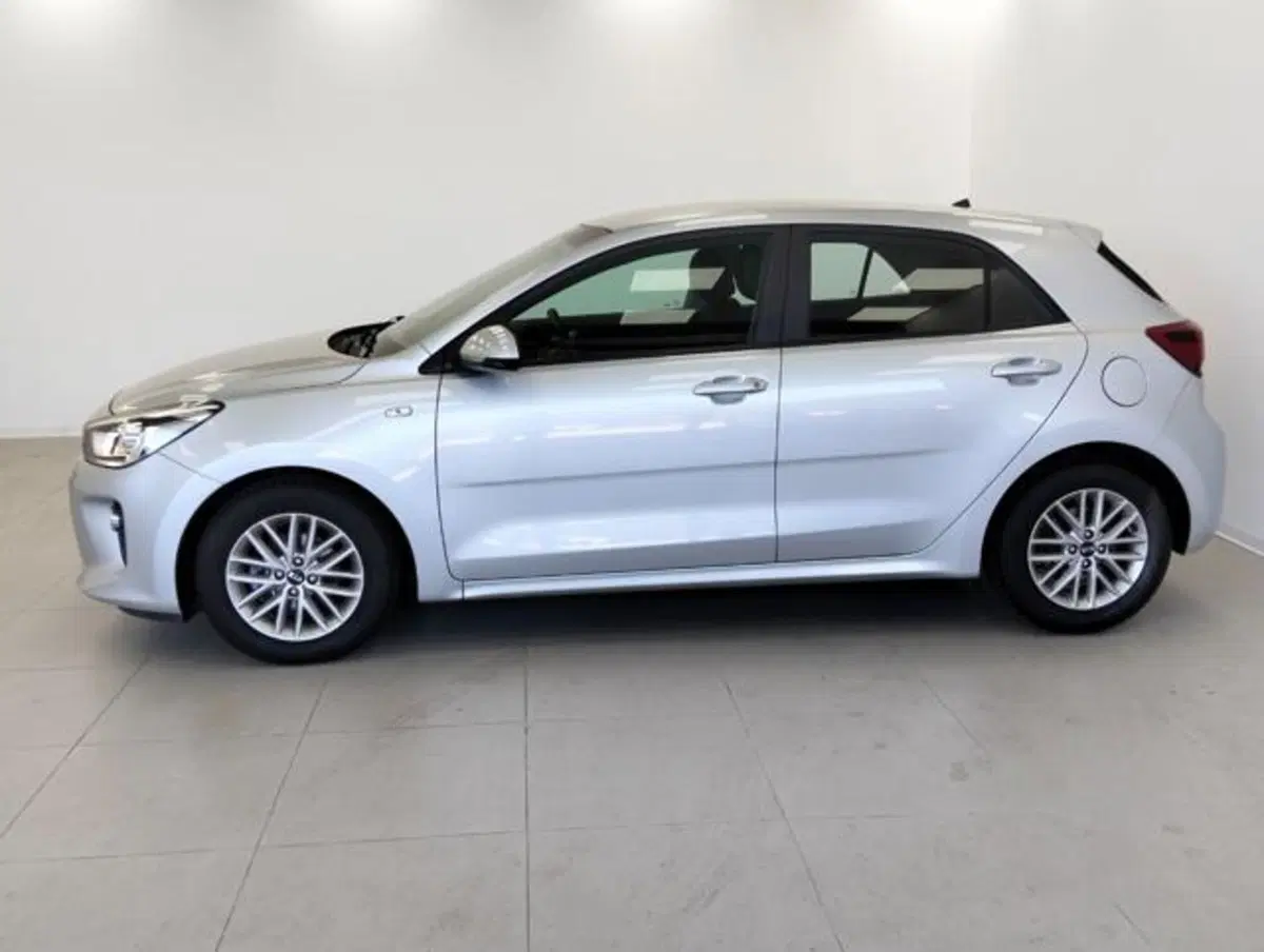 Kia Rio usata a Como (8)
