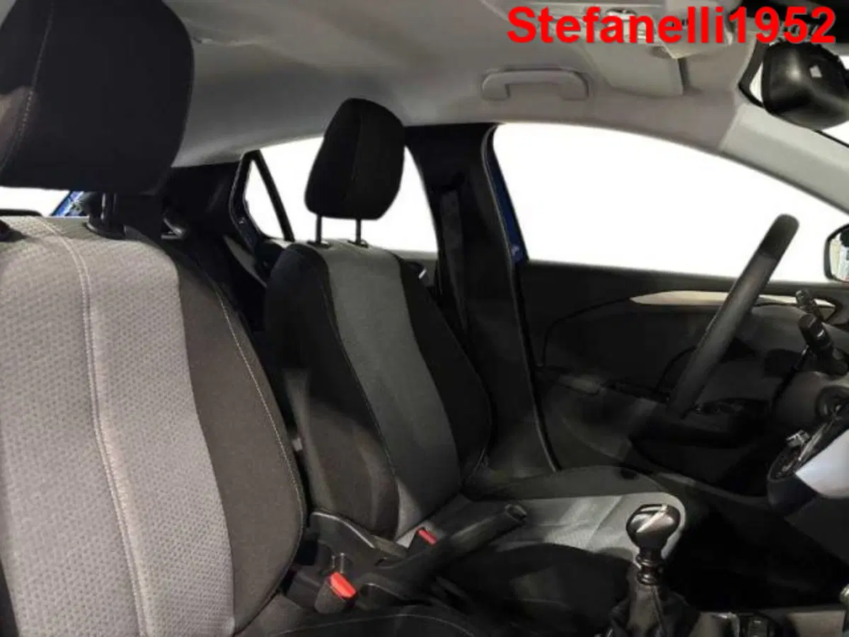 Opel Corsa nuova a Bologna (16)