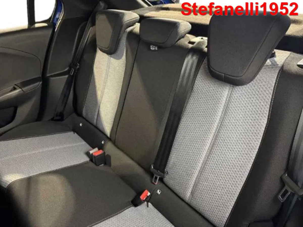 Opel Corsa nuova a Bologna (9)