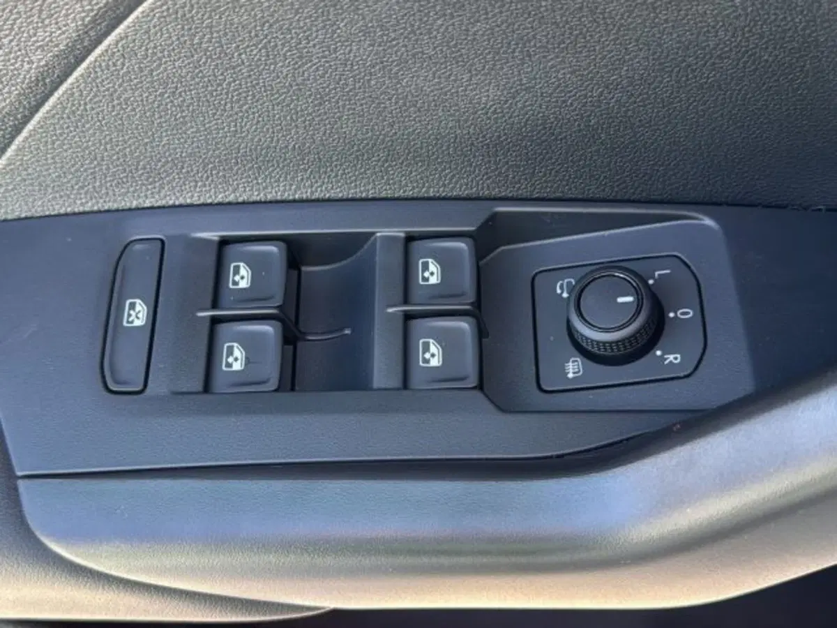 Volkswagen T-Cross nuova a Vicenza (12)