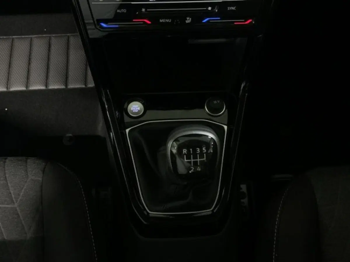 Volkswagen T-Cross nuova a Vicenza (18)