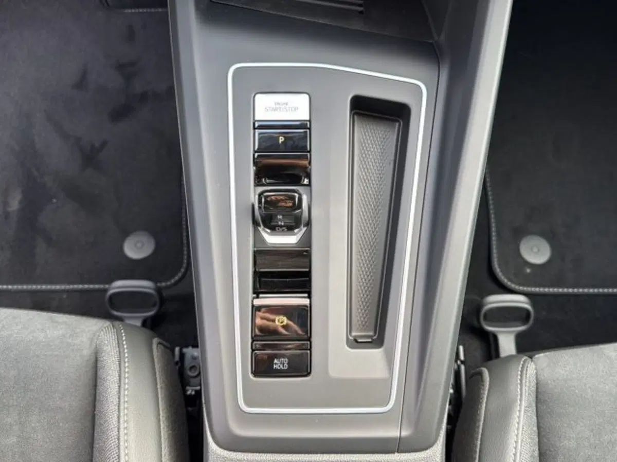 Volkswagen Golf Variant nuova a Vicenza (18)