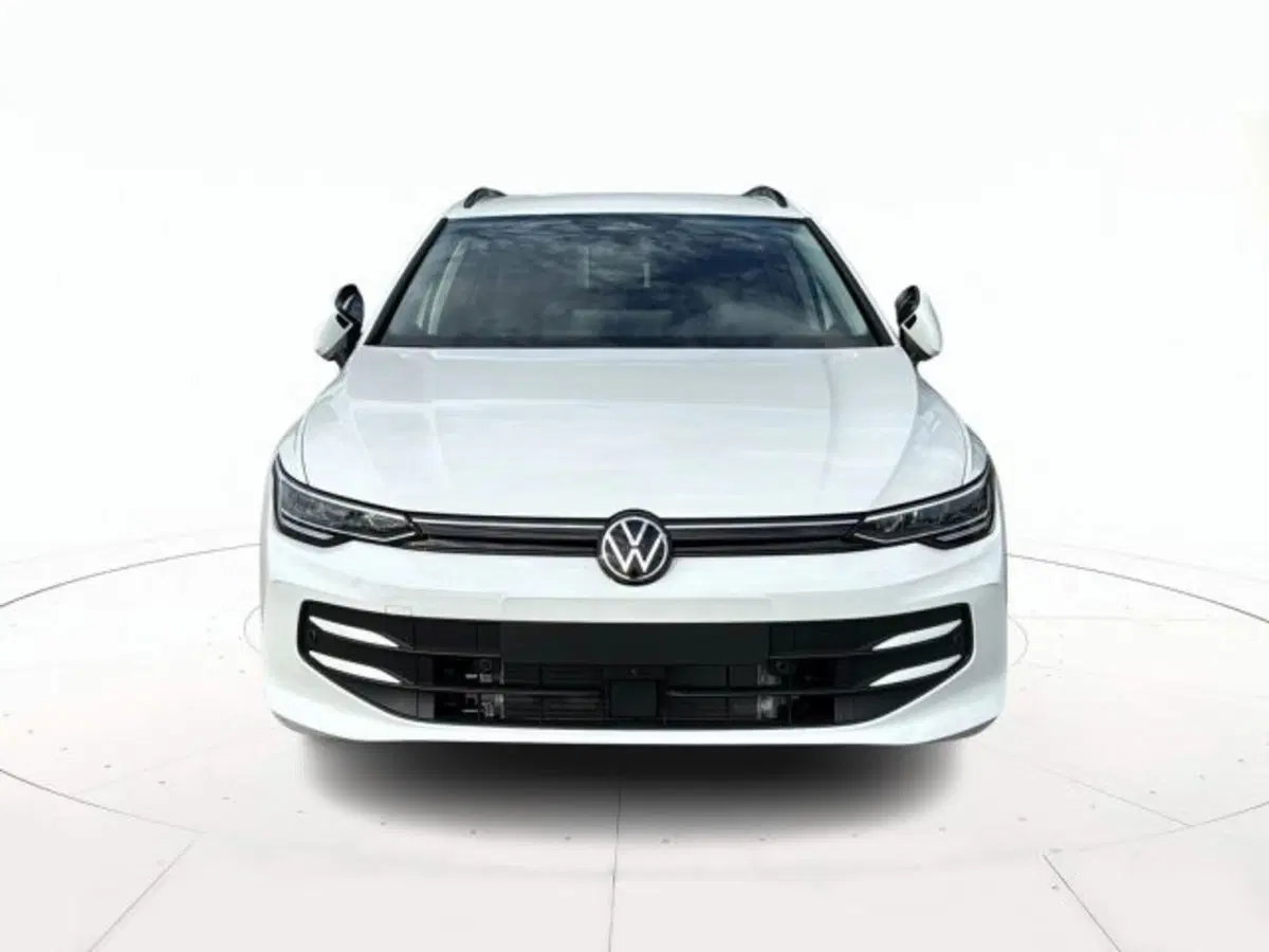 Volkswagen Golf Variant nuova a Vicenza (2)