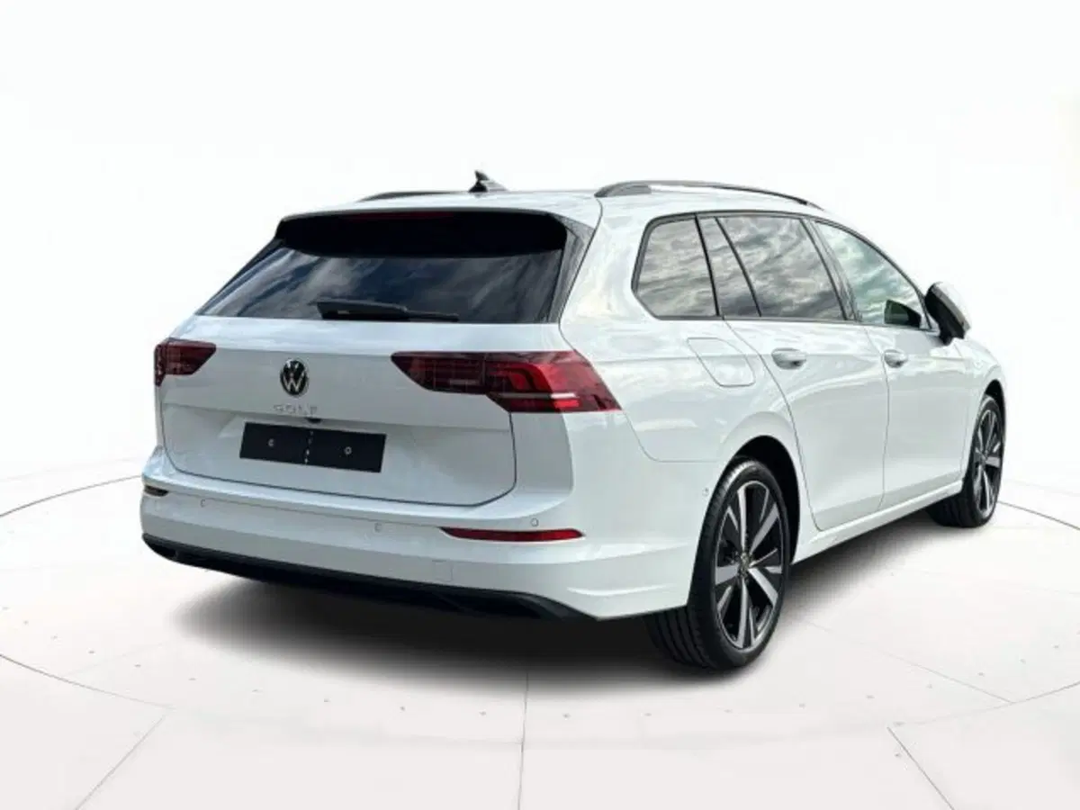 Volkswagen Golf Variant nuova a Vicenza (3)